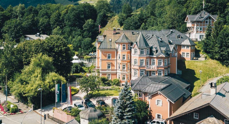 Luftbild vom Hotel Erika in Kitzbühel